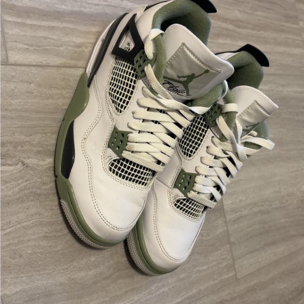Nike Women’s Retro 4 Seafoam